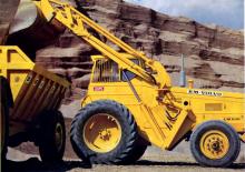 Gumikerekes homlokrakodók Volvo LM620