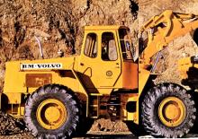 Gumikerekes homlokrakodók Volvo LM846