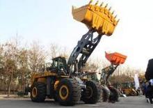 Gumikerekes homlokrakodók XCMG LW1400KN