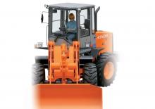 Gumikerekes homlokrakodók Hitachi LX 70