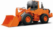 Gumikerekes homlokrakodók Doosan Mega 250 V