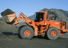 Gumikerekes homlokrakodók Doosan Mega 500 V