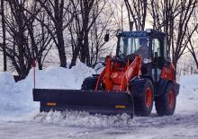 Gumikerekes homlokrakodók Kubota R630