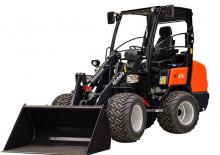 Gumikerekes homlokrakodók Kubota RT270