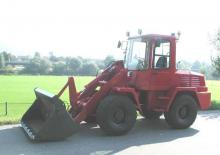 Gumikerekes homlokrakodók Schaeff SKL 853