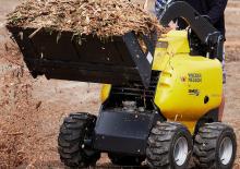 Gumikerekes homlokrakodók Wacker Neuson SM325