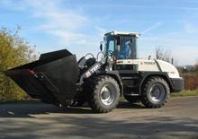 Gumikerekes homlokrakodók Terex TL 160