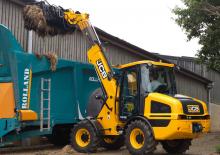 Gumikerekes homlokrakodók JCB TM 180