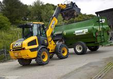 Gumikerekes homlokrakodók JCB TM 220 