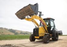 Gumikerekes homlokrakodók New Holland U80D