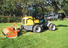 Gumikerekes homlokrakodók Giant V 452 T