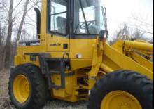 Gumikerekes homlokrakodók Komatsu W 120-3