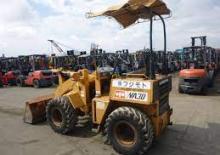 Gumikerekes homlokrakodók Komatsu W 30-1