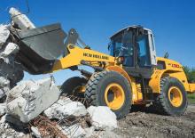 Gumikerekes homlokrakodók New Holland W130B