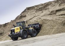 Gumikerekes homlokrakodók New Holland W190D