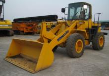 Gumikerekes homlokrakodók Komatsu WA 200