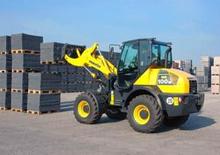 Gumikerekes homlokrakodók Komatsu WA100M-5