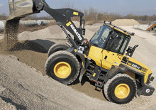 Gumikerekes homlokrakodók Komatsu WA250PZ-5