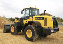 Gumikerekes homlokrakodók Komatsu WA270-7