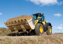 Gumikerekes homlokrakodók Komatsu WA320-7