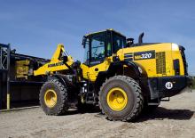 Gumikerekes homlokrakodók Komatsu WA320-8E0