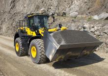 Gumikerekes homlokrakodók Komatsu WA480-8E0