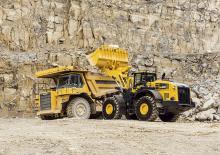 Gumikerekes homlokrakodók Komatsu WA500-8E0