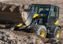 Gumikerekes homlokrakodók Komatsu WA70-7 