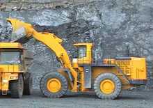 Gumikerekes homlokrakodók Komatsu WA700-3