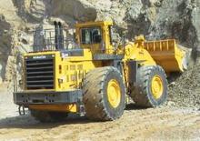 Gumikerekes homlokrakodók Komatsu WA800-3