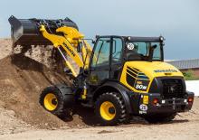 Gumikerekes homlokrakodók Komatsu WA80M-7 