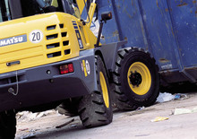 Gumikerekes homlokrakodók Komatsu WA90-3