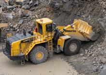 Gumikerekes homlokrakodók Komatsu WA900-8E0