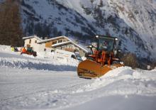 Gumikerekes homlokrakodók Hitachi ZW 180
