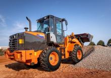 Gumikerekes homlokrakodók Hitachi ZW100-6