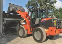 Gumikerekes homlokrakodók Hitachi ZW120-6