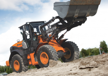 Gumikerekes homlokrakodók Hitachi ZW140PL-5