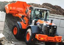 Gumikerekes homlokrakodók Hitachi ZW150-6