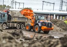 Gumikerekes homlokrakodók Hitachi ZW180PL-6