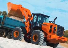 Gumikerekes homlokrakodók Hitachi ZW220-5A