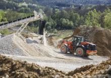 Gumikerekes homlokrakodók Hitachi ZW250-5B