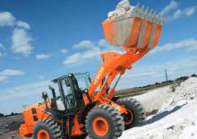 Gumikerekes homlokrakodók Hitachi ZW310-5A