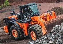 Gumikerekes homlokrakodók Hitachi ZW550-6