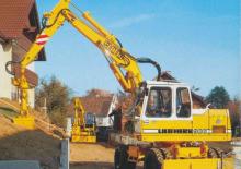 Gumikerekes kotrók Liebherr A 900