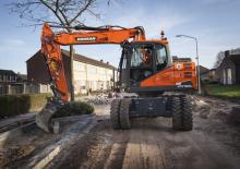 Gumikerekes kotrók Doosan DX165W-5