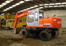 Gumikerekes kotrók Hitachi EX100WD