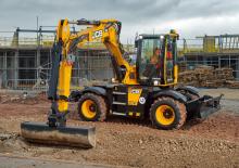 Gumikerekes kotrók JCB Hydradig 110W