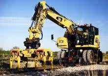 Gumikerekes kotrók Caterpillar M323F 