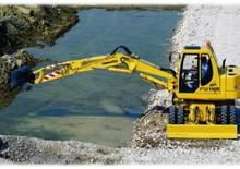 Gumikerekes kotrók Komatsu PW110R-1