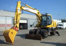 Gumikerekes kotrók Komatsu PW150ES-6